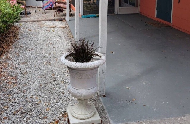 Coastline & relaxation steps away in Crystal Beach. Honeymoon Island 3miles away