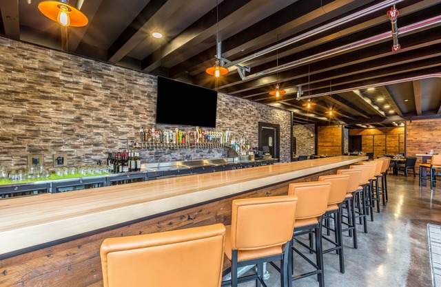 Cobblestone Hotel & Suites - Hartford