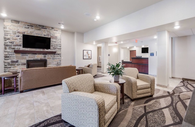 Cobblestone Inn & Suites-Fremont