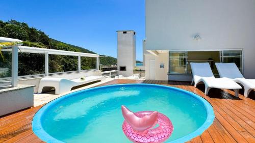 Cobertura com Piscina na praia de Bombas - BOM003