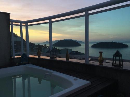 Cobertura Duplex Porto Real Resort em Angra