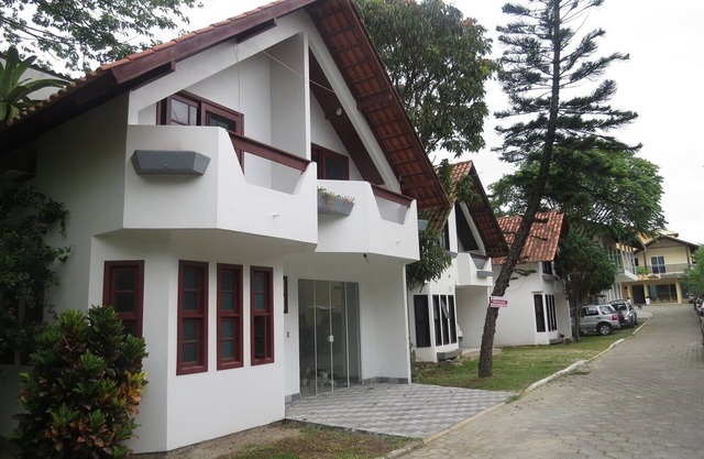 Cod 1001 3 bedroom chalet in Bombinhas