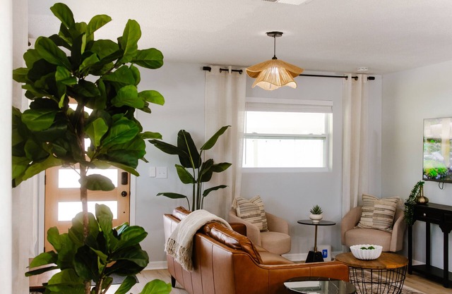 Coffee House 4bd fully remodeled Espresso machine 15 minutes drive to everything