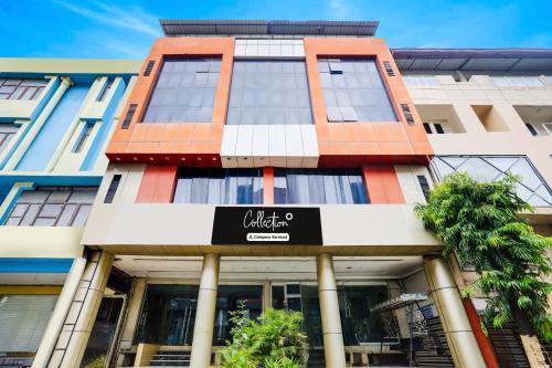 Collection O MP Nagar