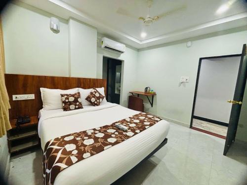 Collection O Narsampet Crossway Telangana Formerly Hotel Silver Moon