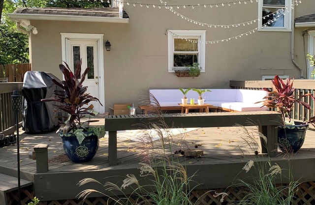 Colonel’s Treehouse and Golf Post