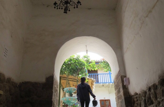 Colonial House with 5 Private Rooms, 2 Blocks from Main Square