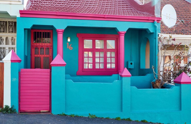 Colourful Gypsy Cottage - Central Cape Town Getaway
