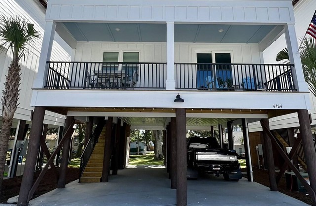 Come and get lost at Beach Daze!