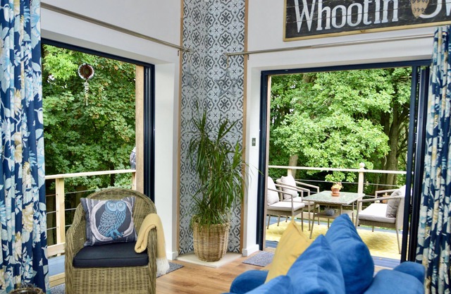 Come & Enjoy Whootin Owl Barn, Soak in the Hot Tub & Enjoy Stunning Countryside