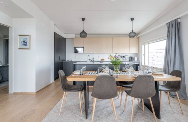 Come in! "Penthouse" Centrum 3bd with own yacuzzi!