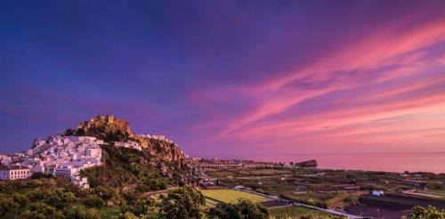 Comeback LA CASA OCULTA DE LA LUNA
