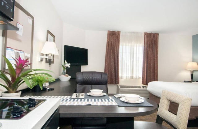 Comfort and Convenience! Pet-friendly, Minutes to Great Wolf Lodge Water Park