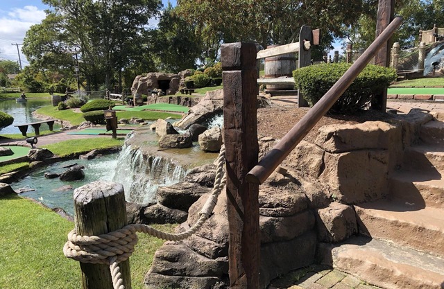 Comfort and Convenience! 2 Great Units! Near Pirate’s Cove Adventure Golf!