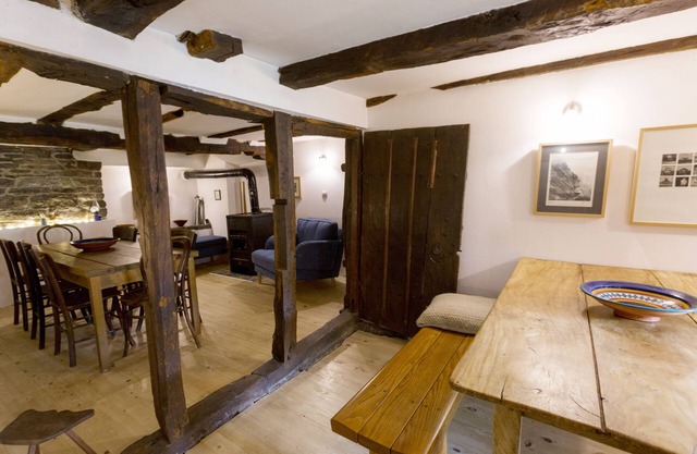Comfort Double - En Suite with Shower - Mountain View