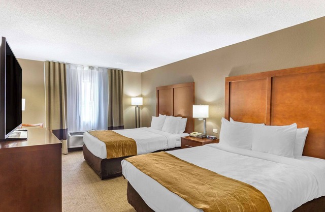 Comfort Inn Gurnee near Six Flags