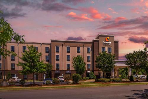 Comfort Inn & Suites At CrossPlex Village