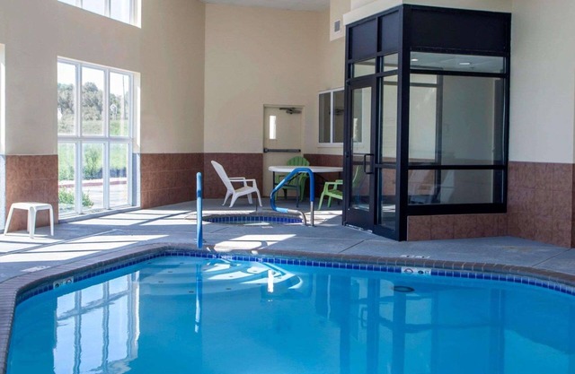 Comfort Inn & Suites Harrisonville