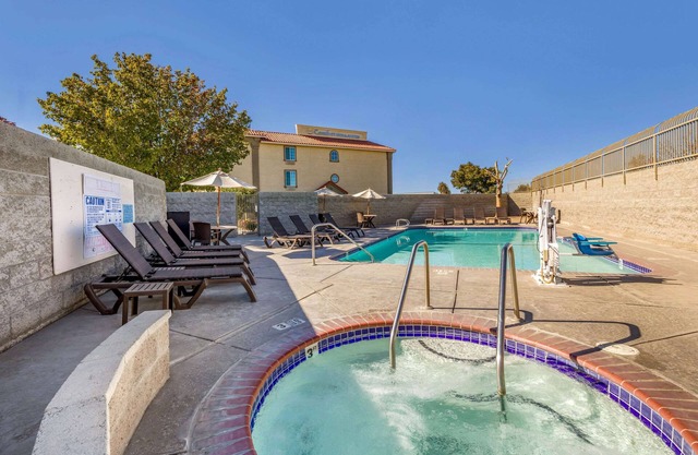 Comfort Inn & Suites Lancaster Antelope Valley