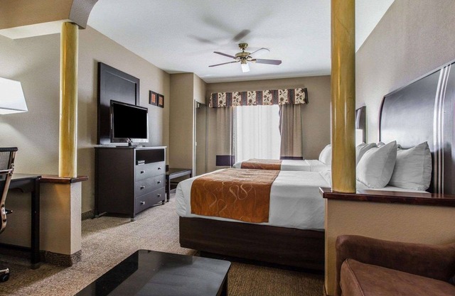 Comfort Suites Bakersfield