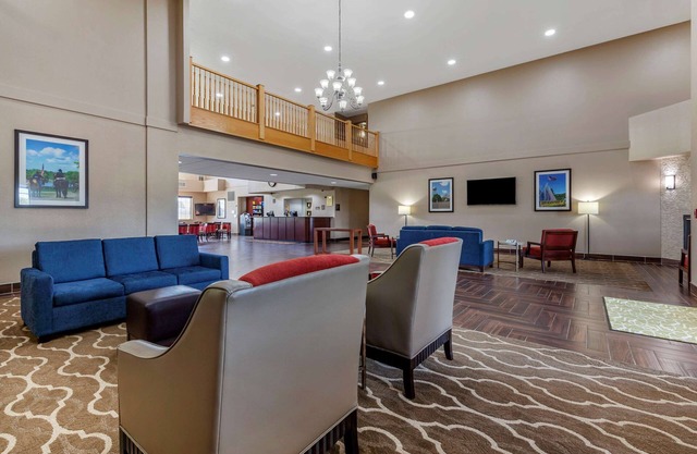 Comfort Suites Delavan - Lake Geneva Area