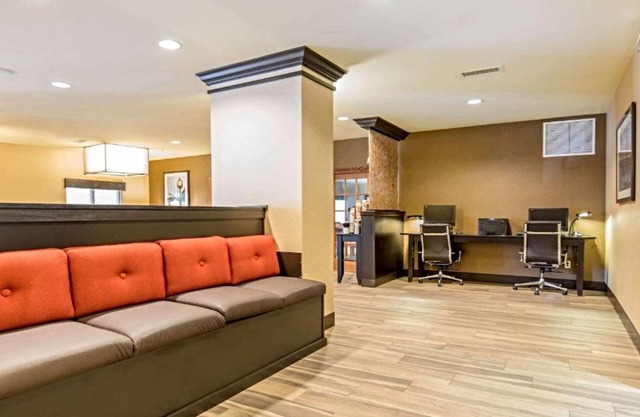 Comfort Suites Fairview Heights - St. Louis