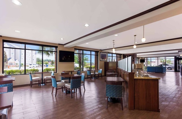 Comfort Suites North Mobile