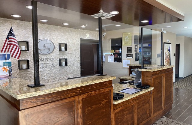 Comfort Suites West Omaha