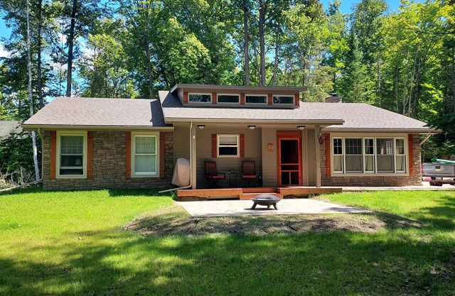 Comfortable 3 bedroom cape cod style home