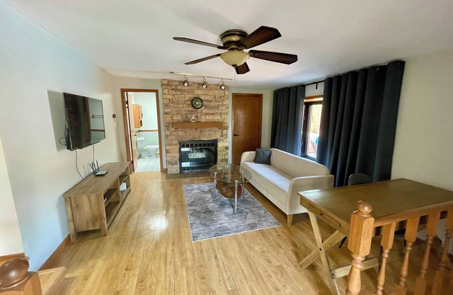 Comfortable 3BR Home-Prime Video, WiFi, Parking