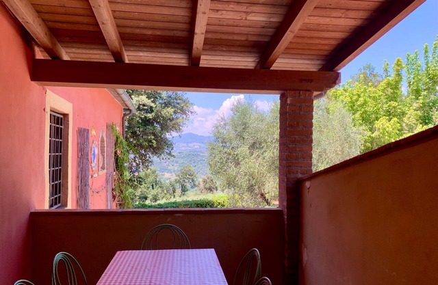 Comfortable and Large apartment with 2 bathroom, 9 km from the Sea - I Lecci 4+2