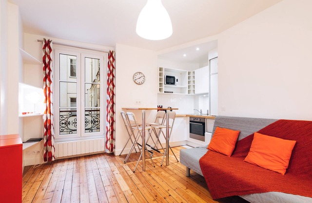 Comfortable and Quiet 1 BR Closed to the Eiffel Tower