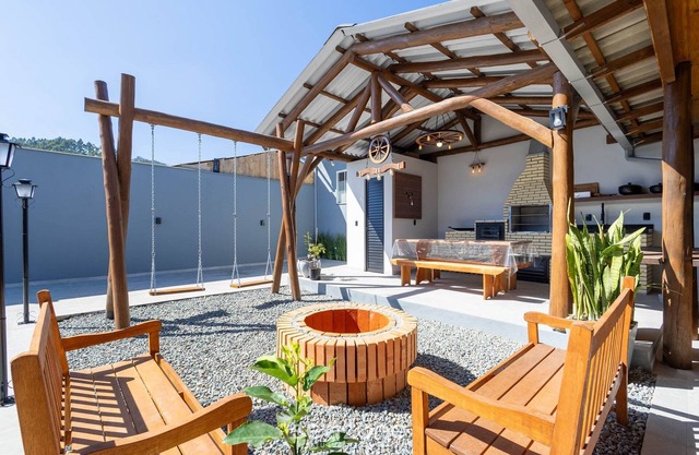 Comfortable and Sophisticated Accommodations Just Minutes From the Beach - VIL