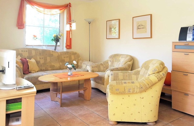 Comfortable apartment with south-west facing terrace for max. 4 persons in Prerow, WLAN