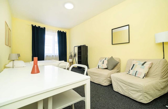 Comfortable apartment sleeps 8