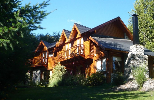 Comfortable cabin with heated pool in Puerto Manzano