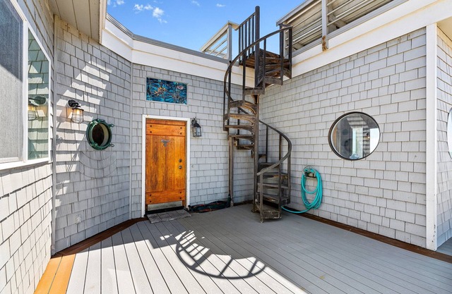 Comfortable Beach House on the Sand