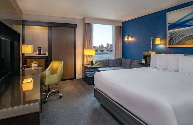 Comfortable Cambridge Stay w/Spectacular Charles River Views