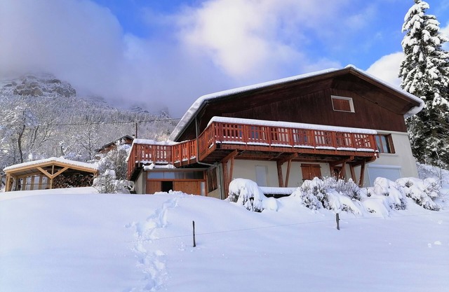 COMFORTABLE FAMILY CHALET, NATURE PARK OF CHARTREUSE, PEACE AND NATURE