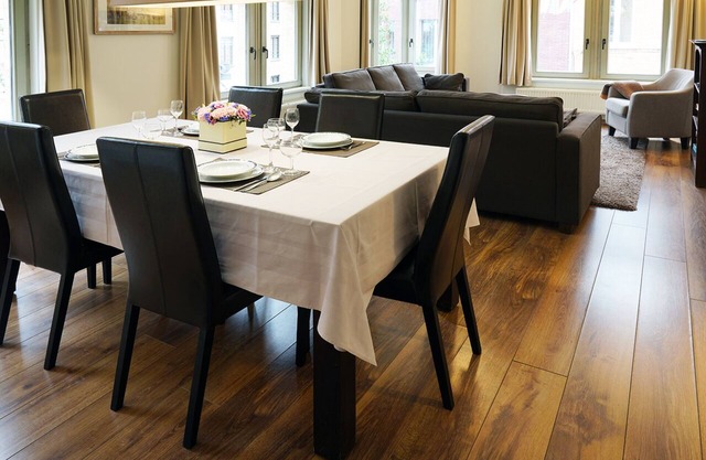 COMFORTABLE FAMILY APARTMENT BEST LOCATION CENTER YPRES - YPRES