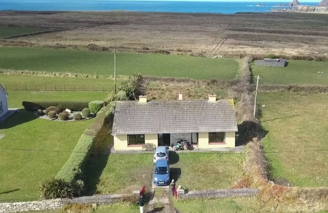 Comfortable holiday home on the beautiful Slea-Head-Drive/ WILD ATLANTIC WAY