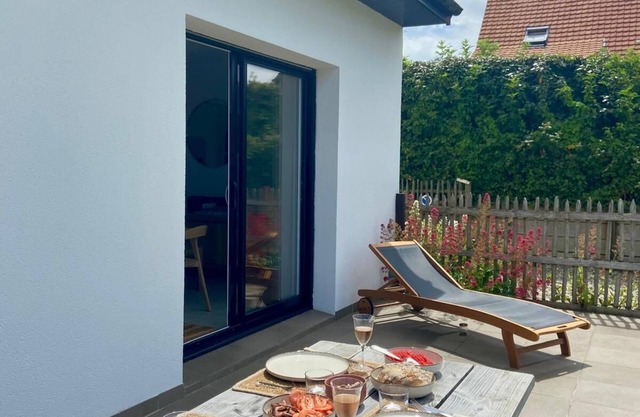 Comfortable house, 500m from the beach and 200m from coastal paths