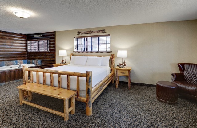 Comfortable Moline Accommodation! Family Fun by The River | 2 Units