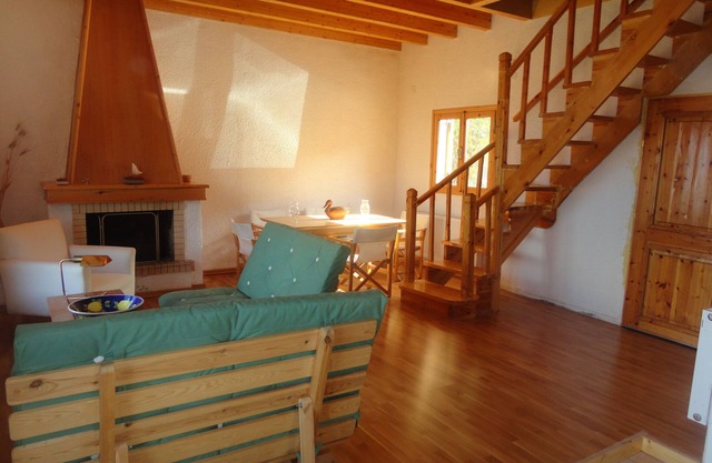 Comfortable mountain house near Punta beach, located 174 km from Athens airport