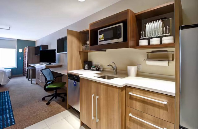 Comfortable Suite w/Ample Breakfast Options Near Local Dining