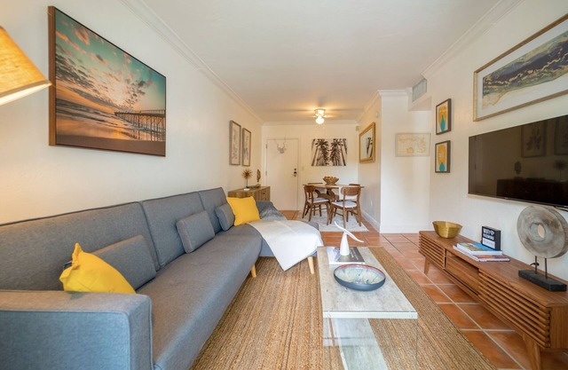 Comfy 1b getaway w/BEACH ACCESS & full amenities