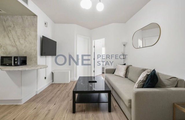 Comfy 1BR with Lake View