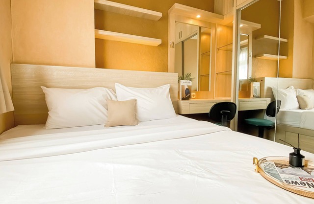 Comfy 2Br Near Mall At Green Pramuka City Apartment