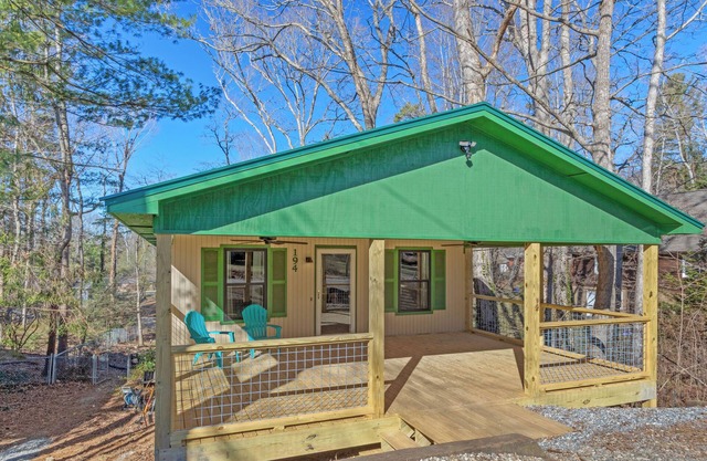 Comfy and Convenient South Asheville Getaway