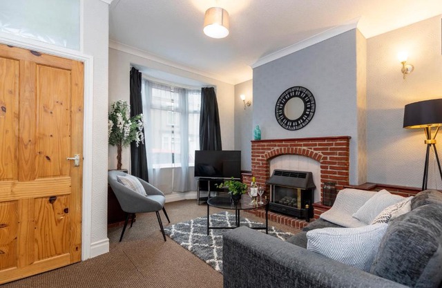 Comfy and homely ideal for families and contractors hosted by Our Home Short Stays fast WiFi and crisp white hotel standard linen